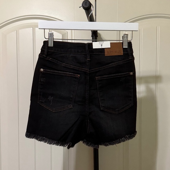 Judy Blue Shorts - Picture 4 of 5